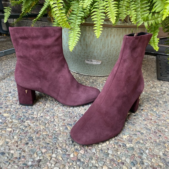 Ted Baker Neomie suede bootie. Sz.8 - Picture 4 of 7